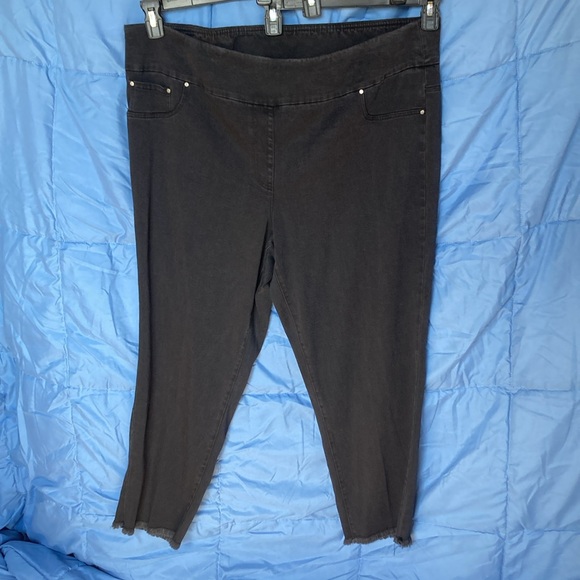 Ruby rd Tencel blend raw hem pull on ankle pant size 2X - Picture 14 of 17